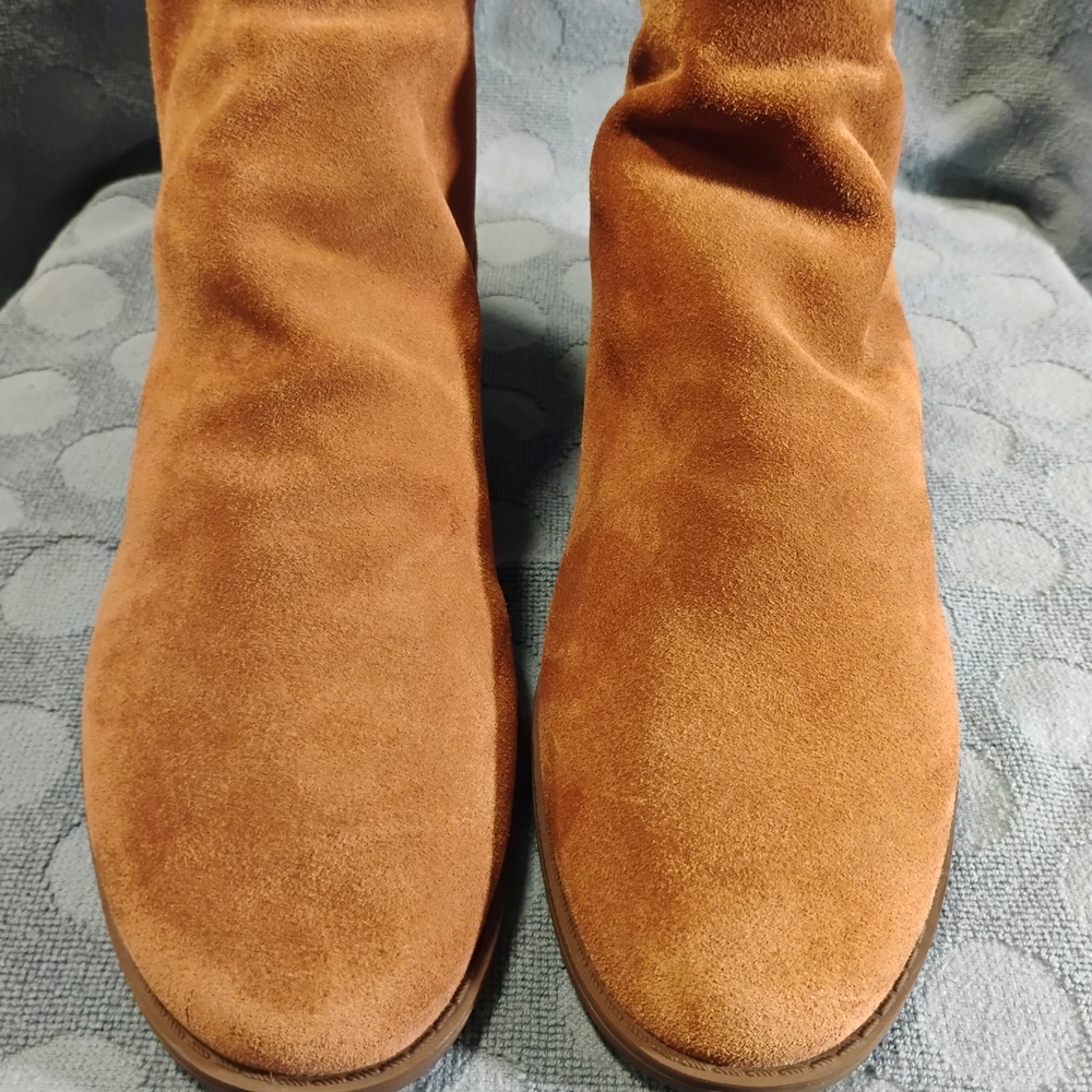 Gentle Souls By Kenneth Cole Women's Emma Suede Zip Bootie in Size 9.5 NWOT - Picture 7 of 14